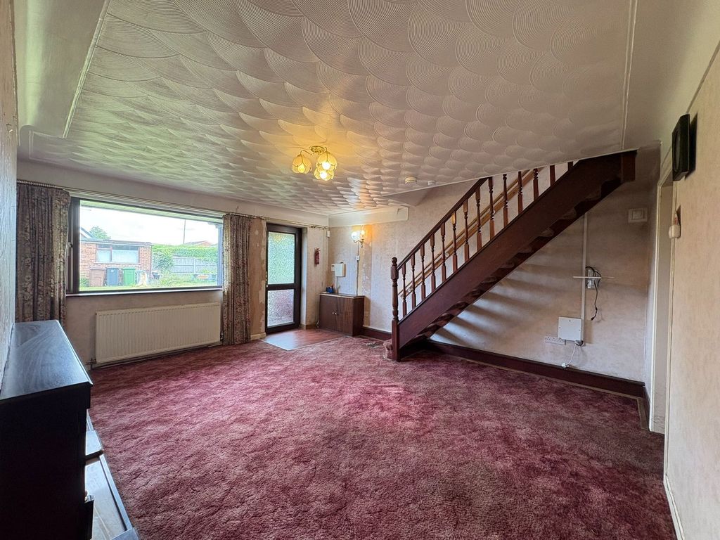 Property photo 2 of 27