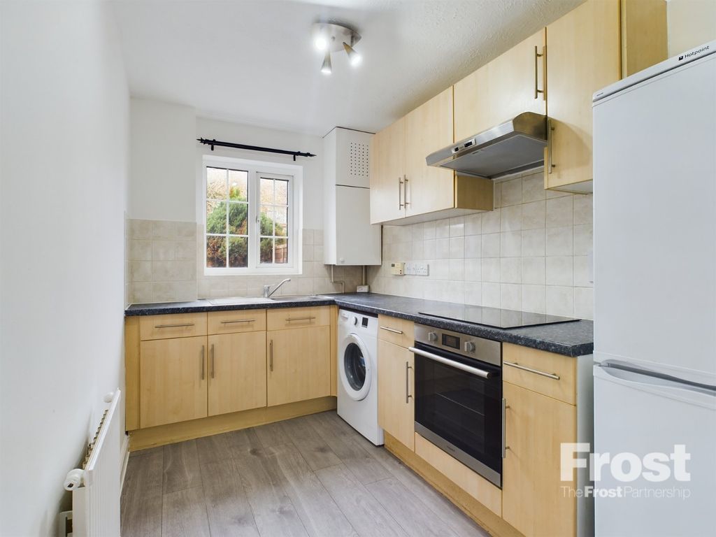 Property photo 2 of 7 Kitchen