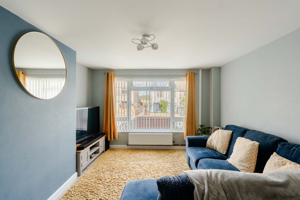 Property photo 3 of 25 11