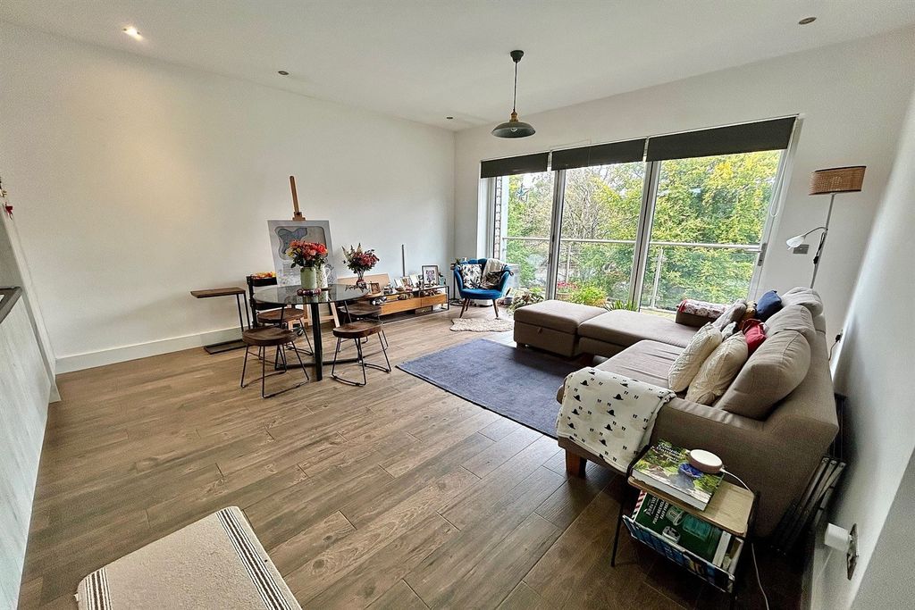 Property photo 2 of 17 Living Room