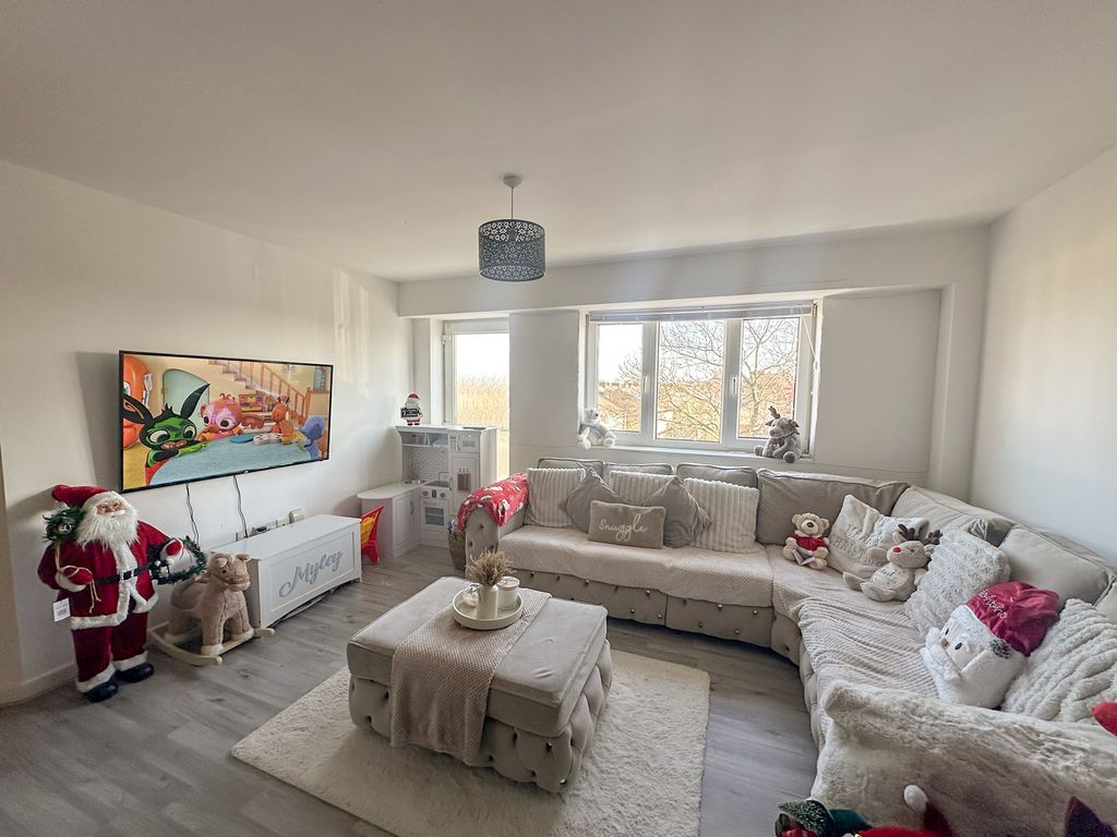 Property photo 2 of 11 Nancy3947847425-11-2025__16-47-12_Img_4047_Edited.Jpg