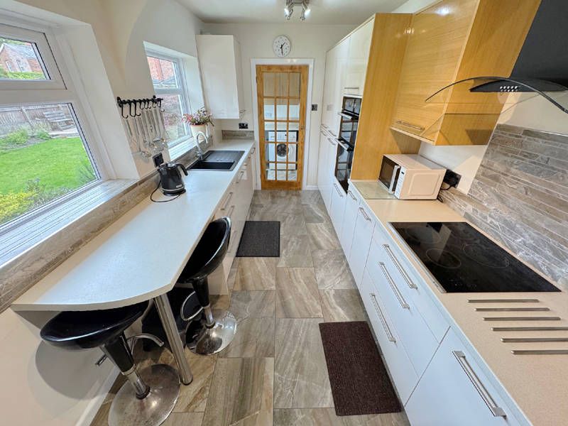 Property photo 2 of 31 Kitchen