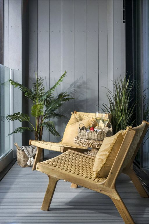 Additional image 4 of 3 bed flat for salePentire Avenue, Newquay, Cornwall TR7