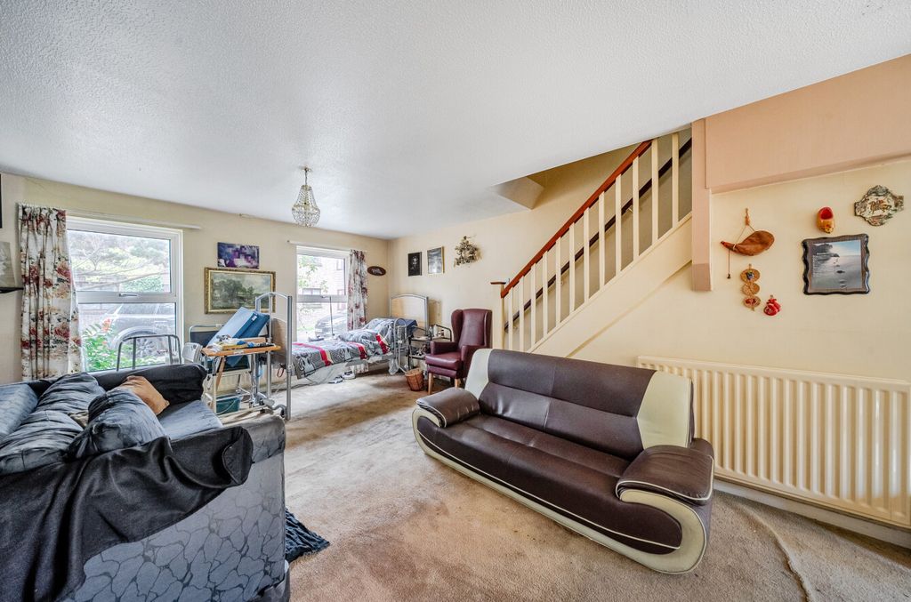 Property photo 2 of 21 1335990-7-68B8764...
