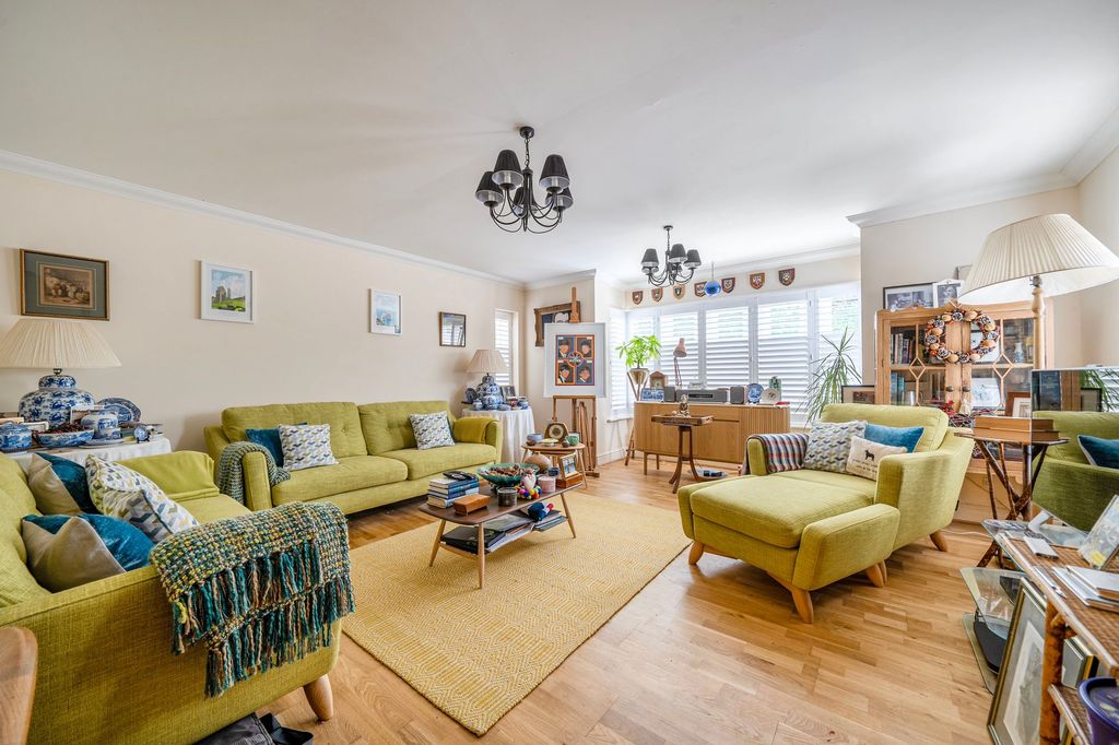 Property photo 2 of 14