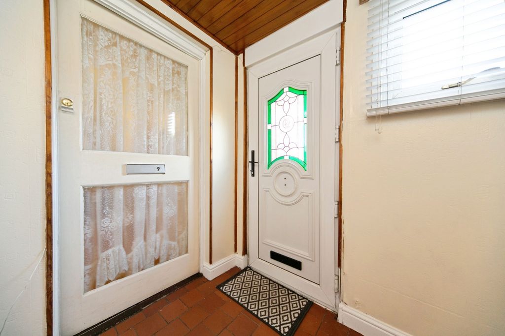 Property photo 2 of 17 Photo