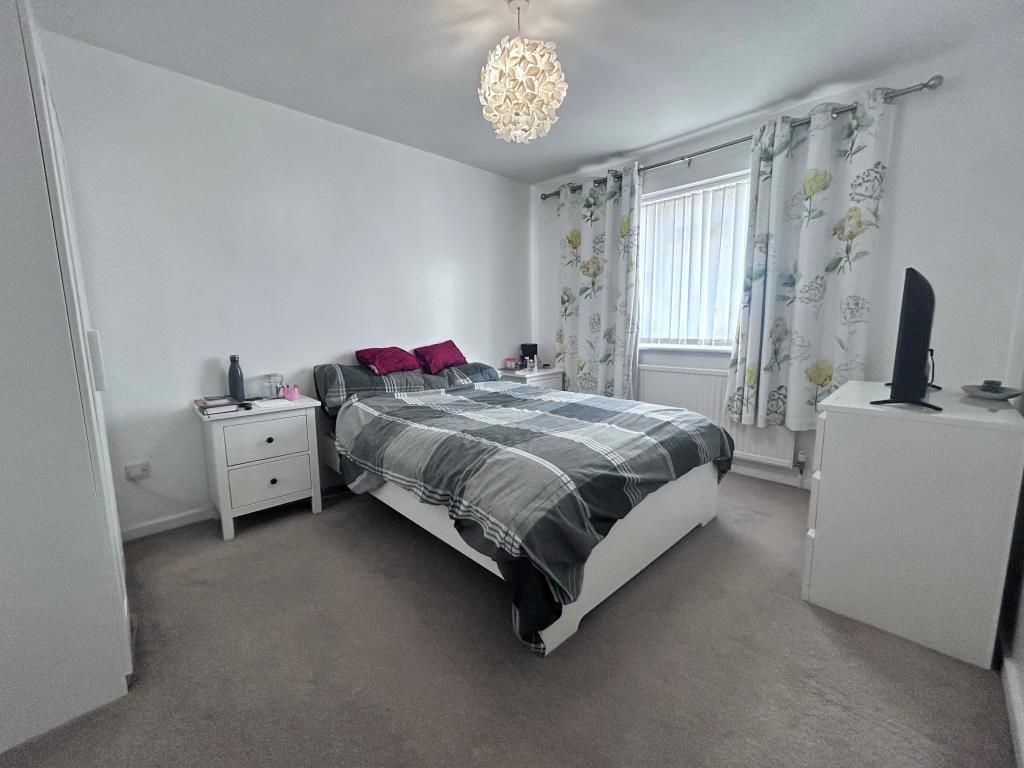 Property photo 2 of 11 Master Bedroom