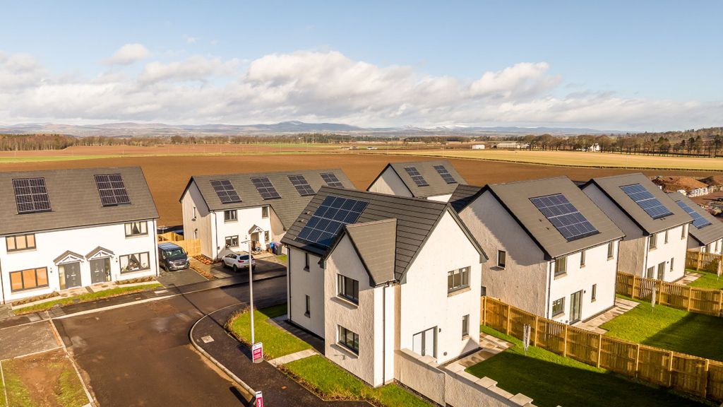 Property photo 2 of 36