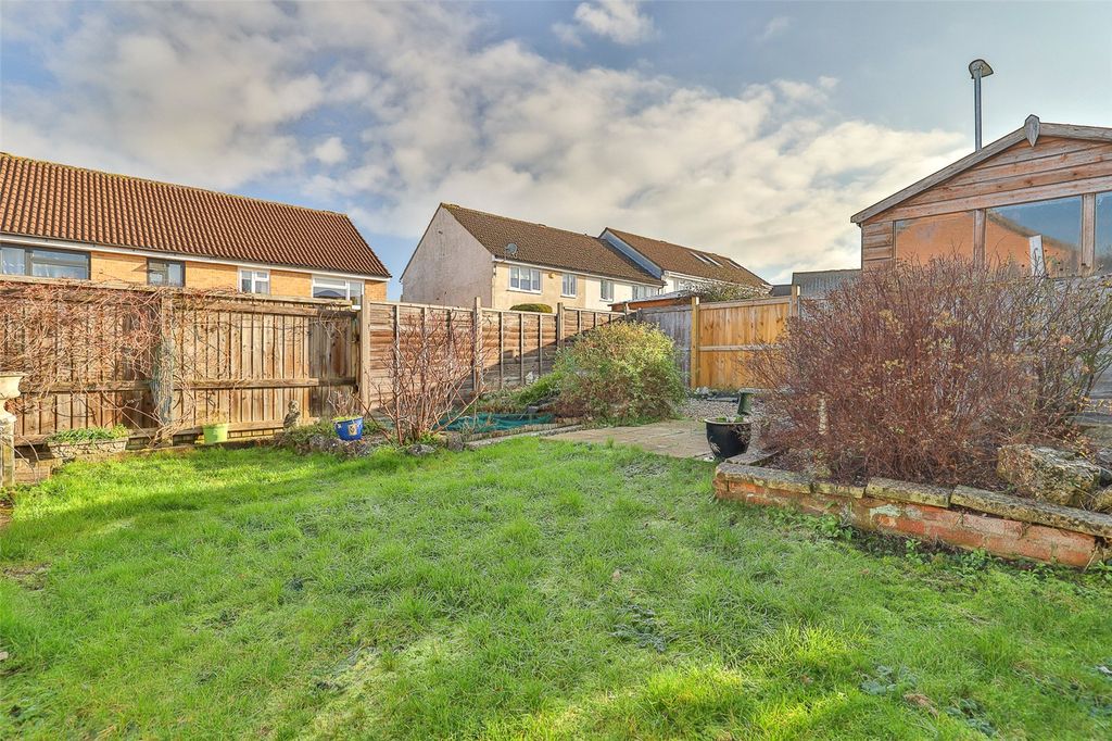 Property photo 2 of 20 Picture No. 12