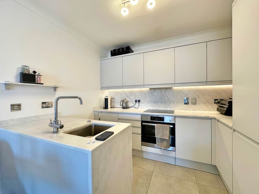 Property photo 3 of 23