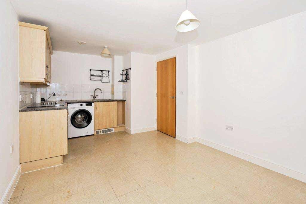 Property photo 3 of 6
