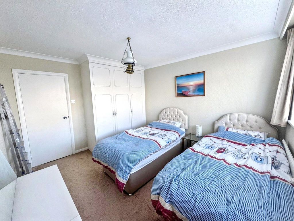 Property photo 3 of 17 Photo 1