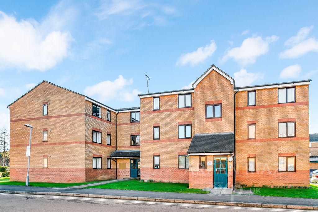 Property photo 1 of 8