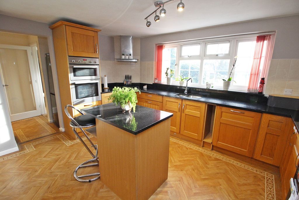 Property photo 2 of 20 3617544