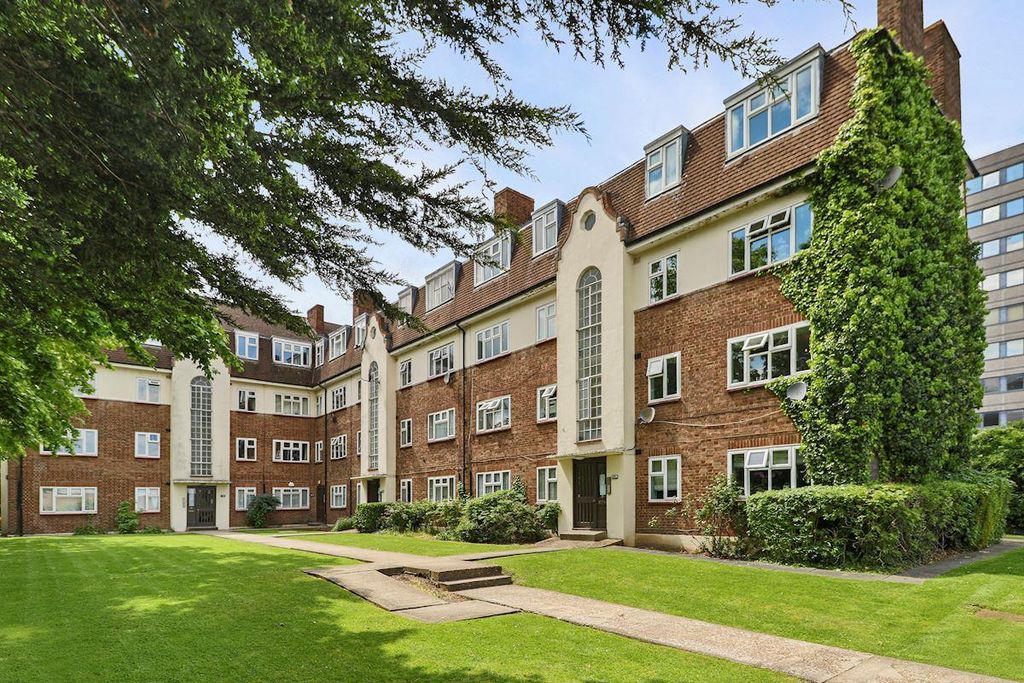 Property photo 2 of 15 Additional External - 28 Avenue Court (52)-Medium.