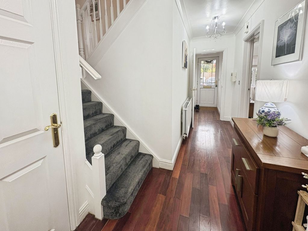 Property photo 3 of 37 Pbox-Img.Jpeg