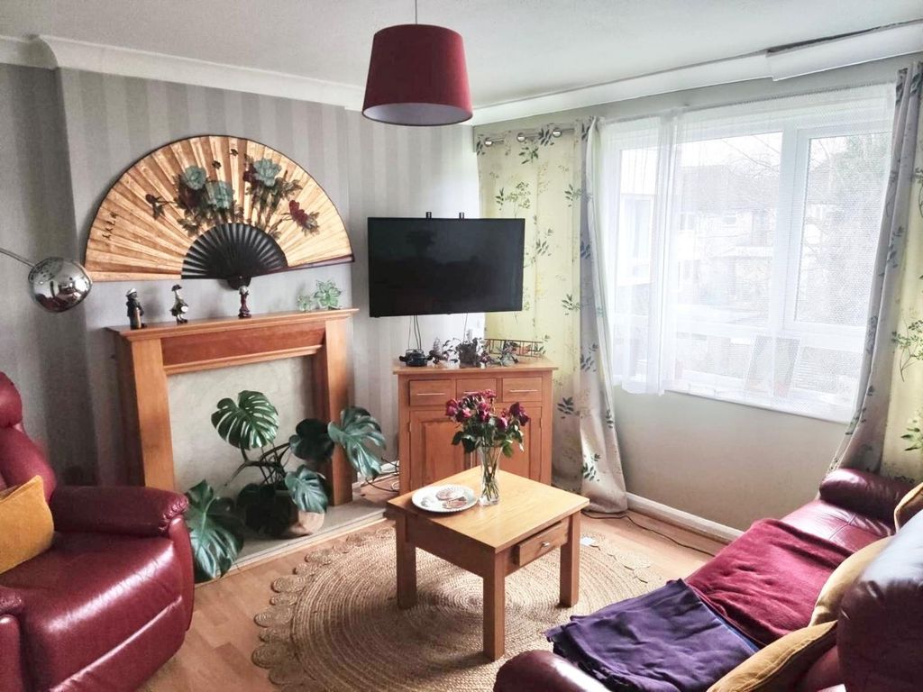 Property photo 2 of 5 Lounge