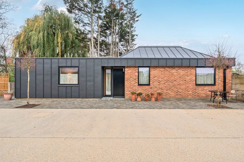 Property photo 1 of 9 Picture No. 04