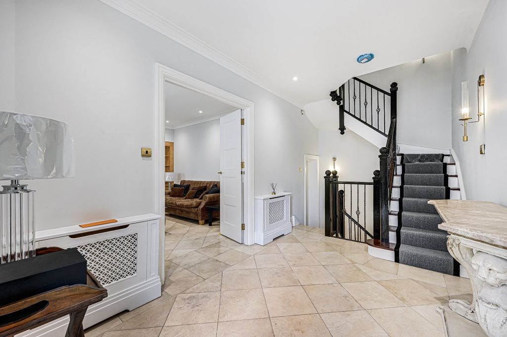 Property photo 3 of 13