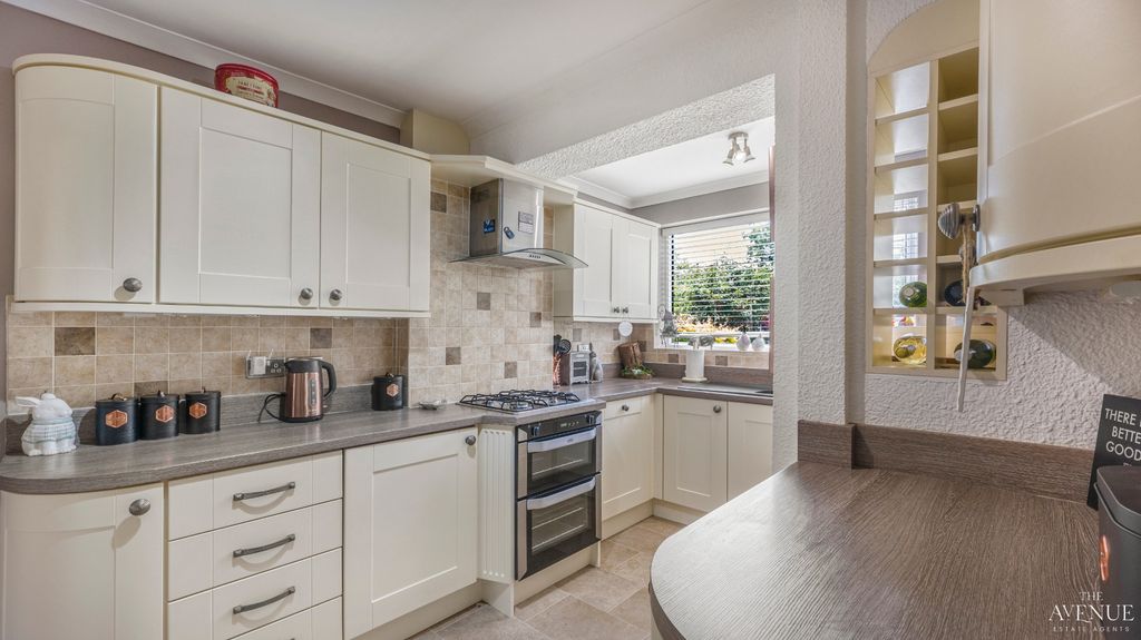 Property photo 2 of 31 4279285