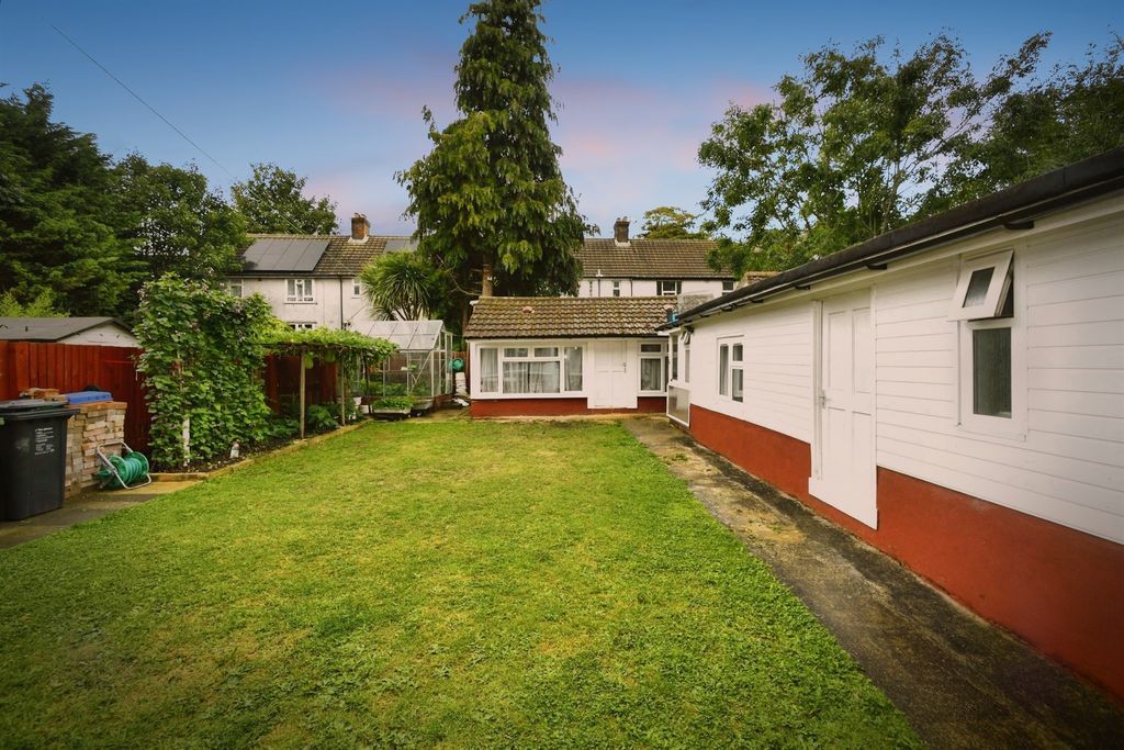 Property photo 3 of 24