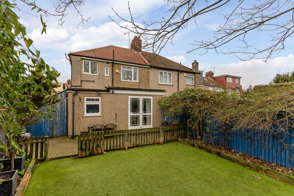 Property photo 1 of 25