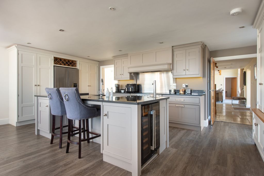 Property photo 3 of 39 Kitchen/Living Room