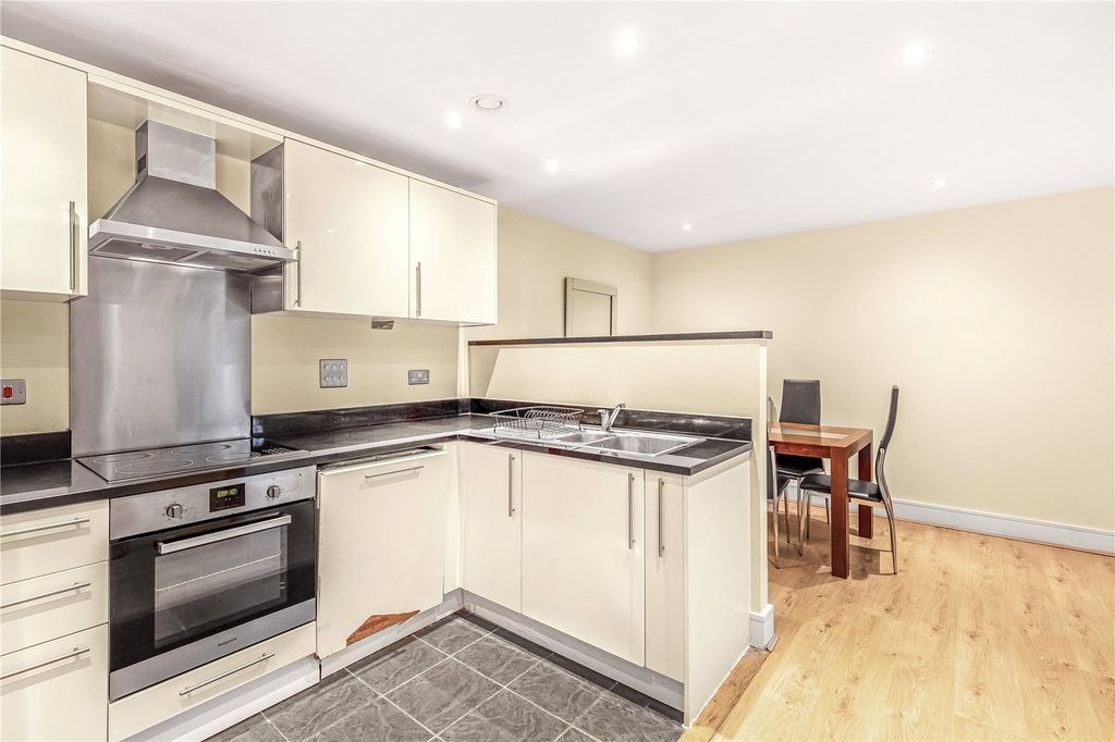 Property photo 3 of 15 Picture No. 33