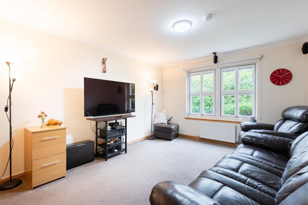 Property photo 3 of 15 Cup1481Seg Living Room.Jpg