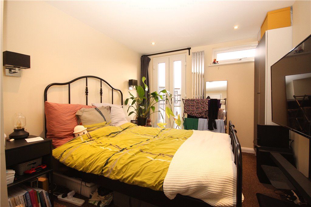 Property photo 1 of 9 Bedroom