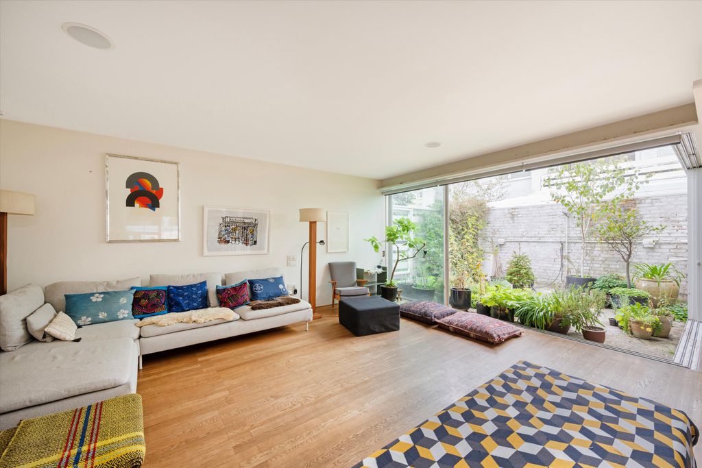 Property photo 1 of 13 Image