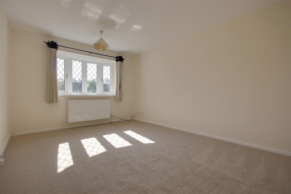 Property photo 2 of 12 Living Room.Jpg