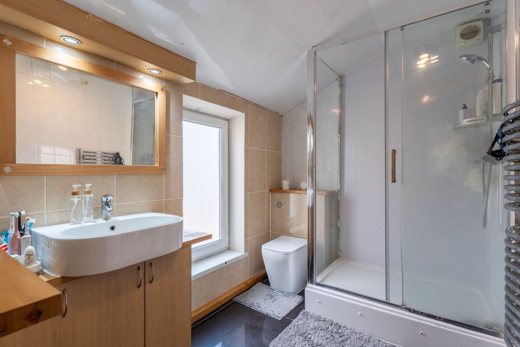 Property photo 3 of 17 5201466