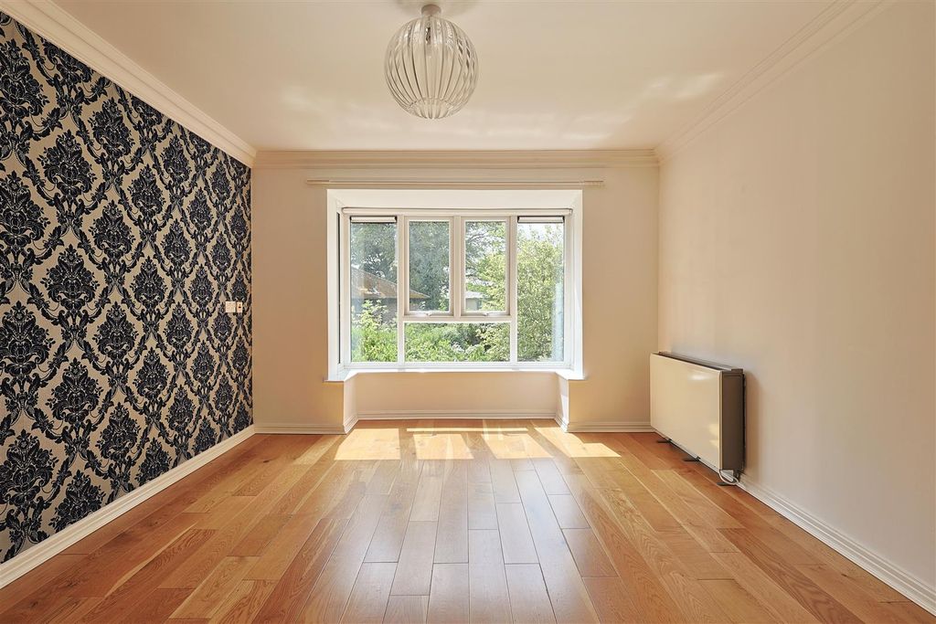 Property photo 1 of 20 Ebde1Aee-EE6D-4930-A177-77A0Bcfe9794_1_201_A.Jpeg
