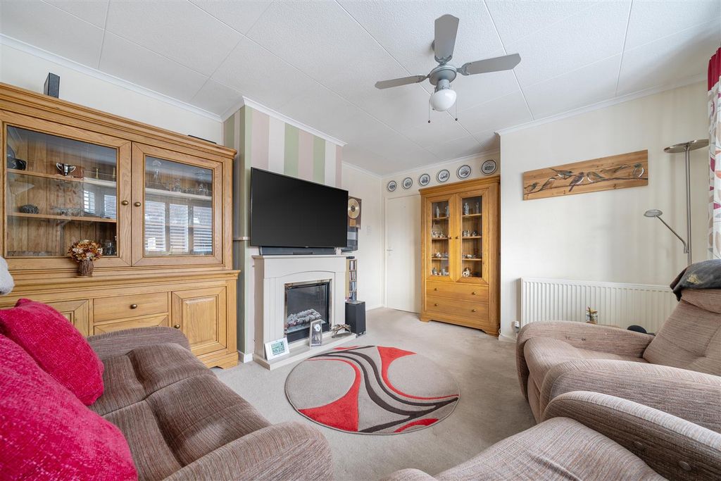 Property photo 2 of 21 1415040-17-698Cb19d3d5ce.Jpg