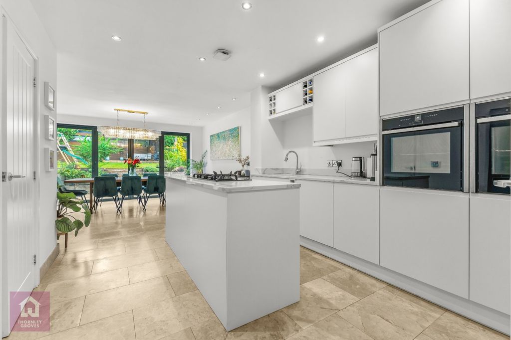 Property photo 2 of 31 Picture 2