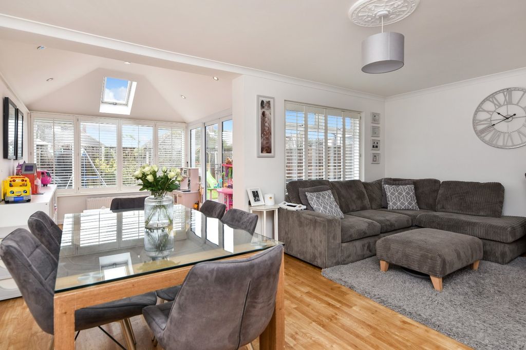 Property photo 2 of 29 Picture No. 48