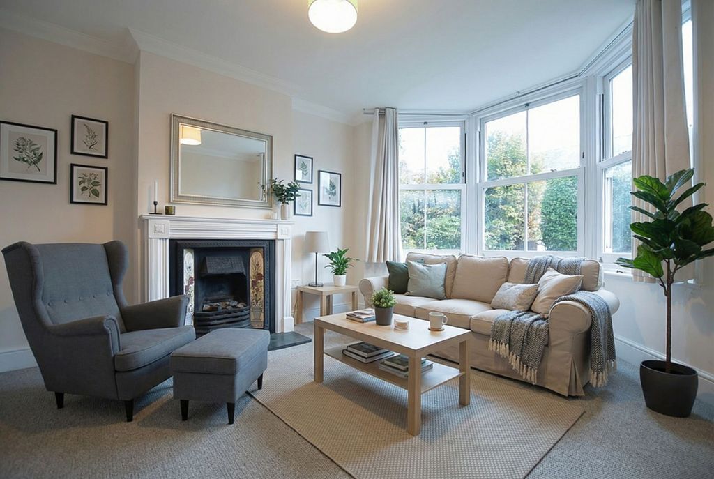 Property photo 2 of 10 Lounge