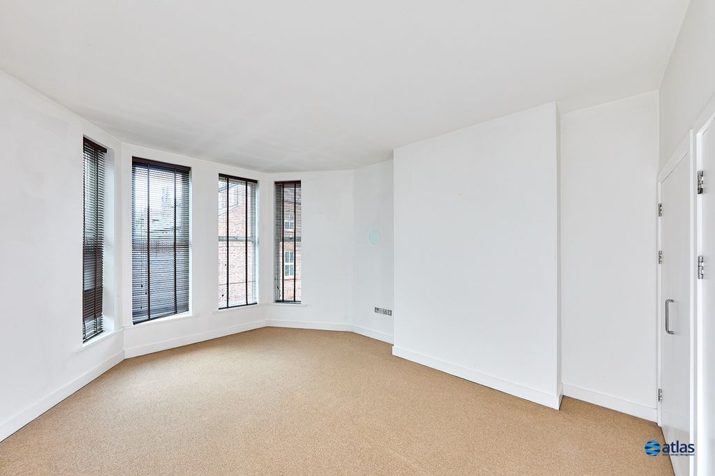 Property photo 3 of 12 Bathroom