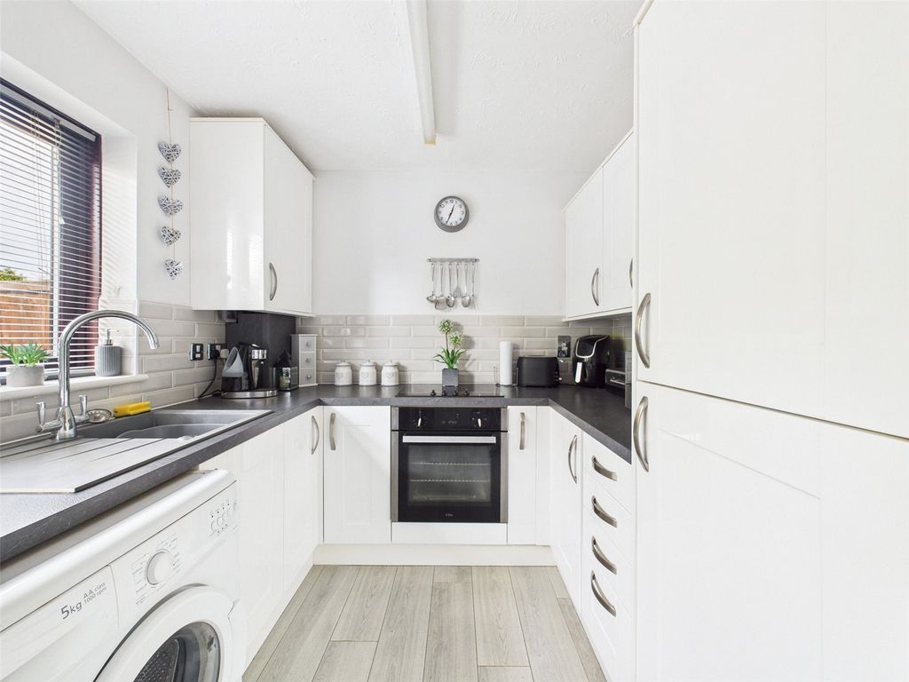 Property photo 3 of 16 Picture No. 10