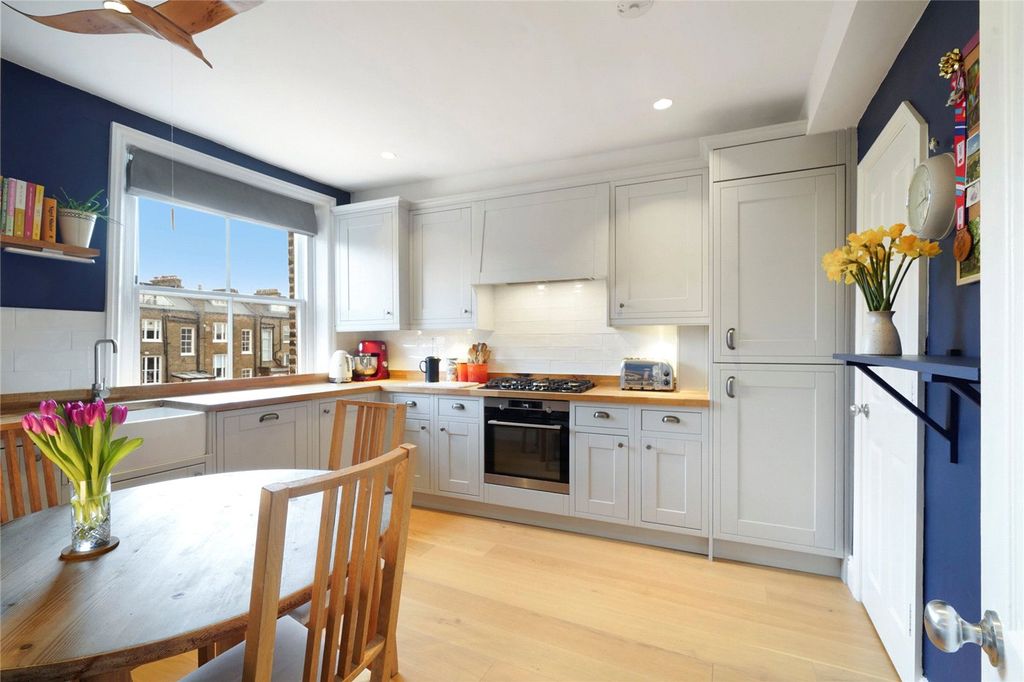 Property photo 2 of 16 Picture No. 17