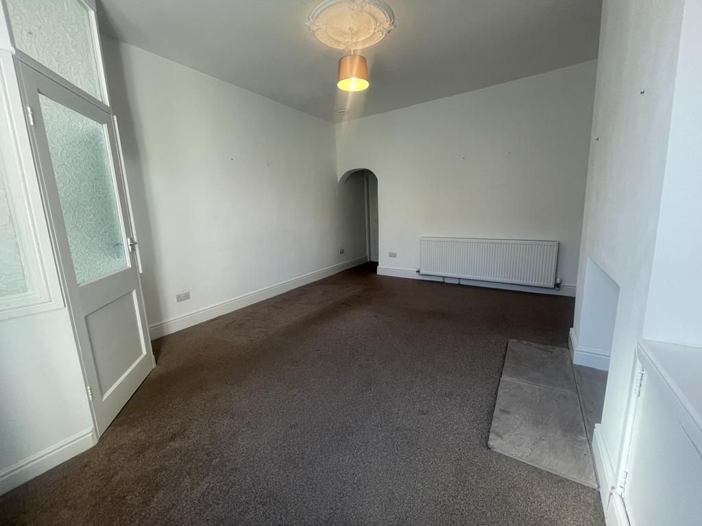 Property photo 3 of 11 Living Room