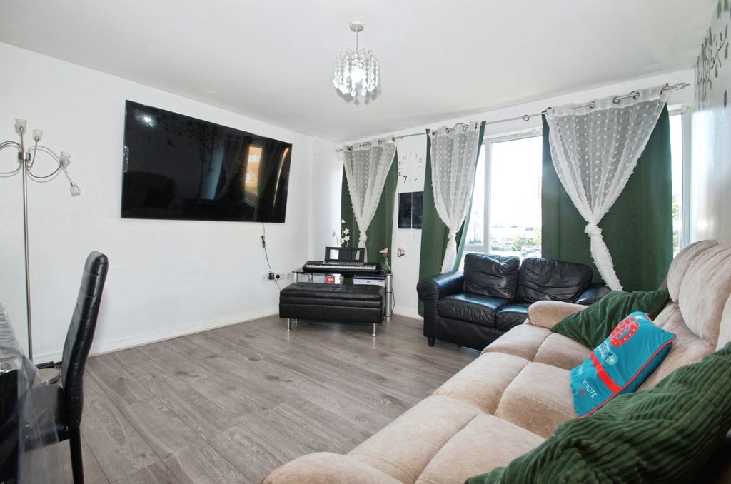 Property photo 2 of 17 Living Area