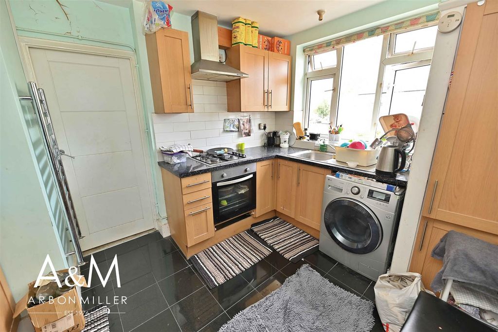 Property photo 3 of 8 3.Jpg
