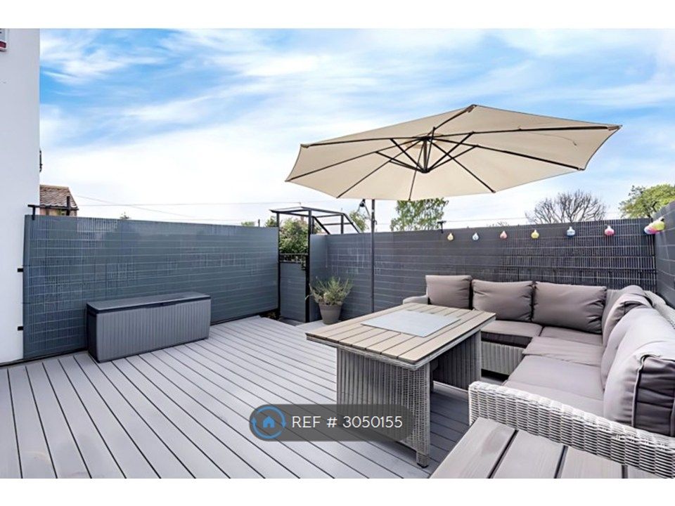 Property photo 3 of 13 Outdoor Area