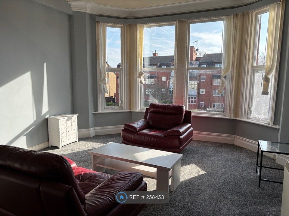 Property photo 2 of 8 Lounge