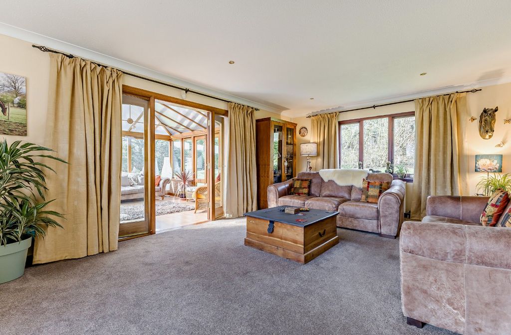 Property photo 3 of 26 Sitting Room