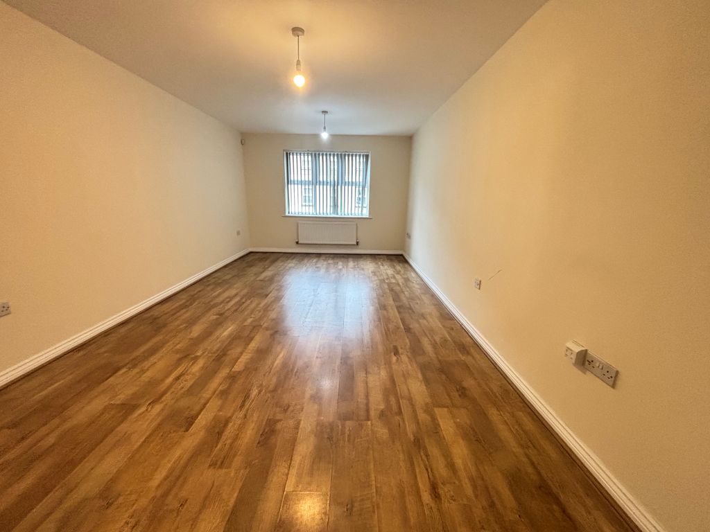 Property photo 2 of 13 Image
