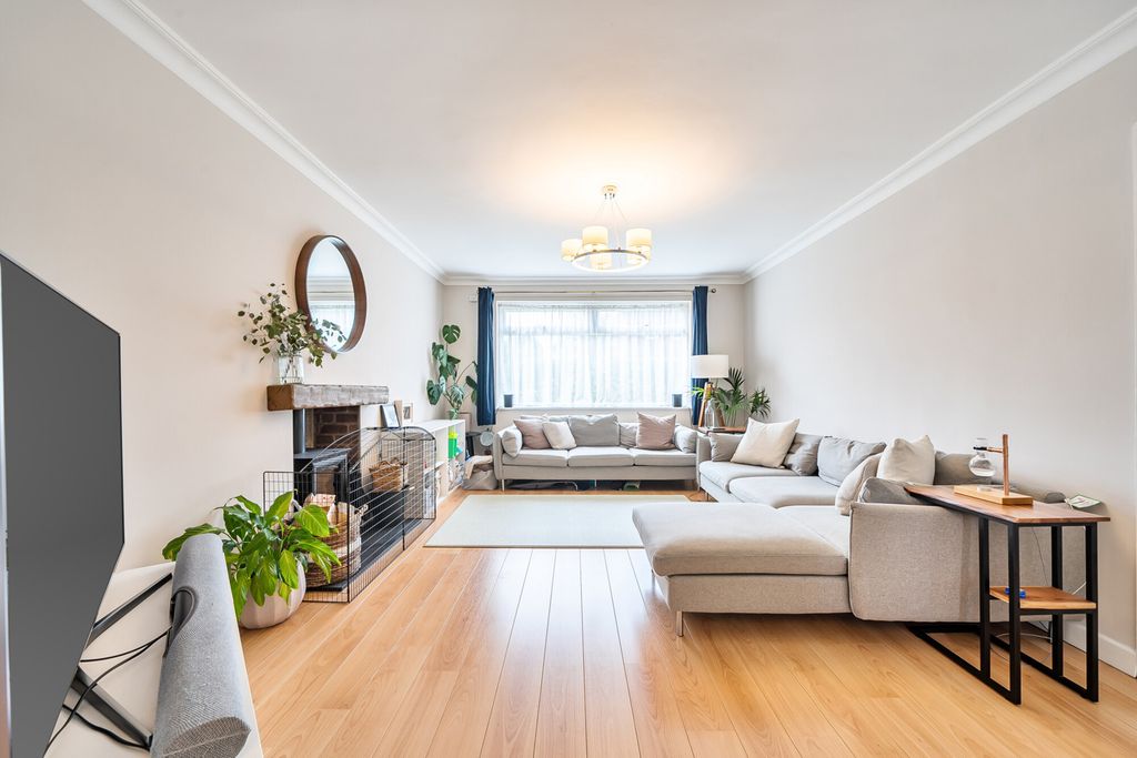 Property photo 3 of 21 1439802-13-69d794...