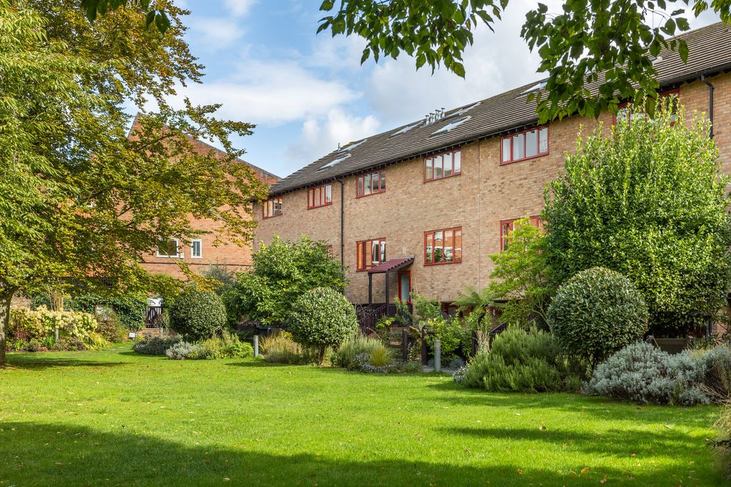 Property photo 2 of 24 235908 - Wesleysquarew11_Jsouteyrat-11481.Jpg